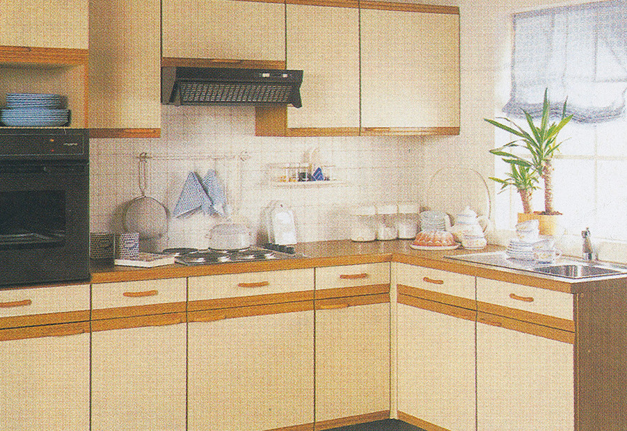 1989: nobilia fitted wood kitchen