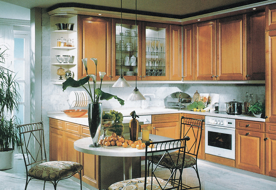 1997: nobilia wood kitchen with dining room