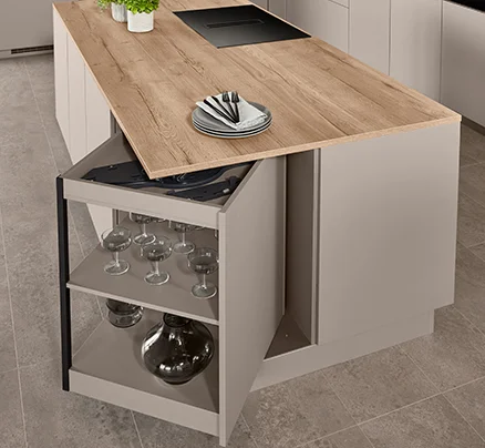 Drehschrank FurnSpin in Aktion - cleverer Stauraum, elegant gelöst durch eine fließende Drehbewegung.