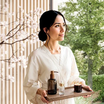 Japandi-inspiriertes Bad mit natürlicher Eleganz, klaren Linien und harmonischer Wohlfühlstimmung.