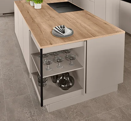 FurnSpin Drehschrank: Schrankinhalt per Drehbewegung sichtbar - modernes Design, clevere Technik, keine störenden Türen.