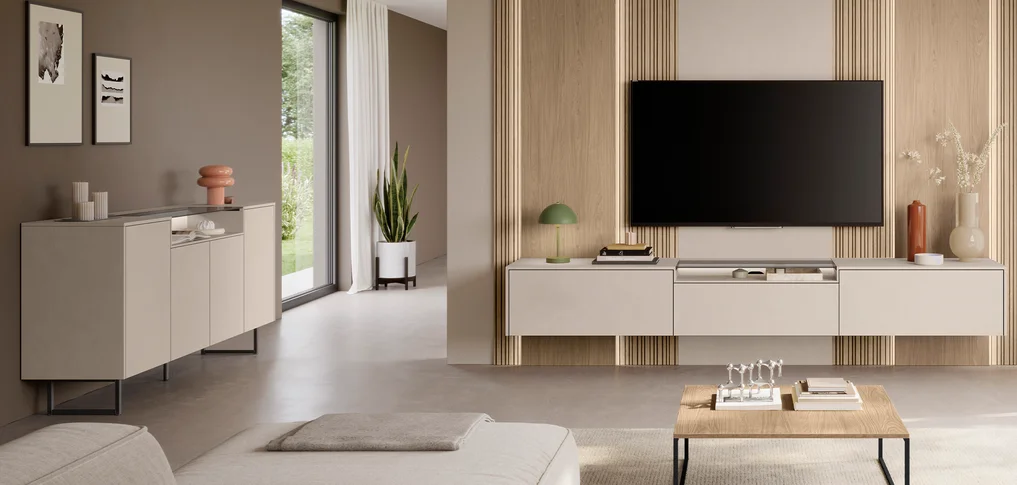 Moderne Medienmöbel mit schwebendem Medientablet, integriertem Kabelmanagement und eleganten Details – für ein aufgeräumtes, stilvolles Wohnambiente.